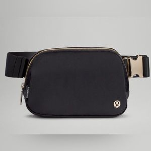 NWT Lululemon everywhere belt bag 1L velour
